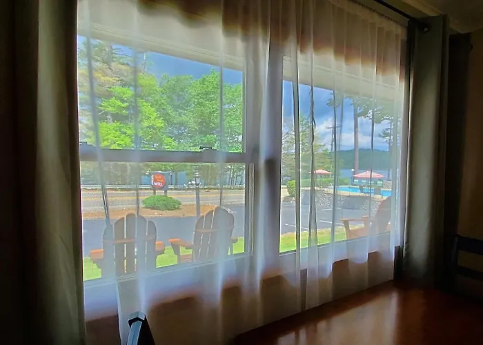 New London Motels