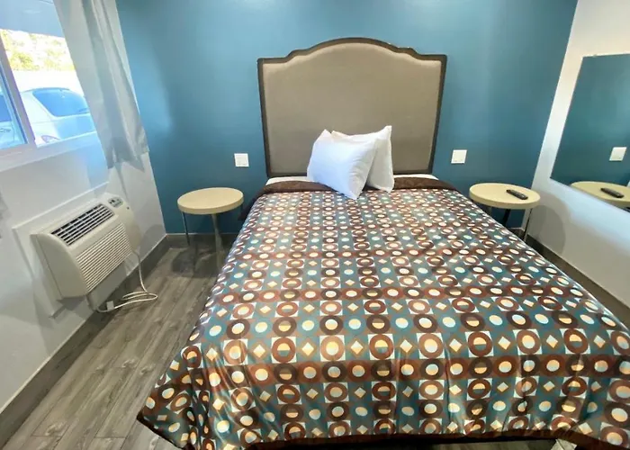 Compton Motels