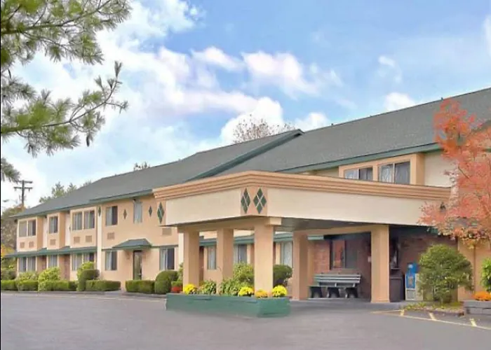 Valley Cottage Motels
