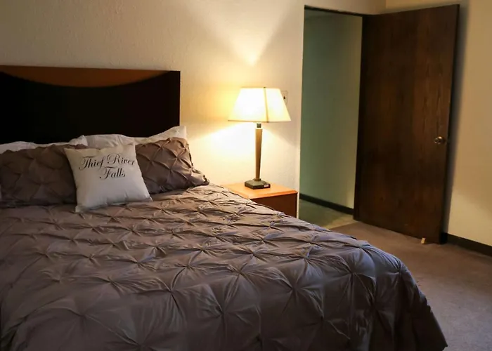 East Grand Forks Motels