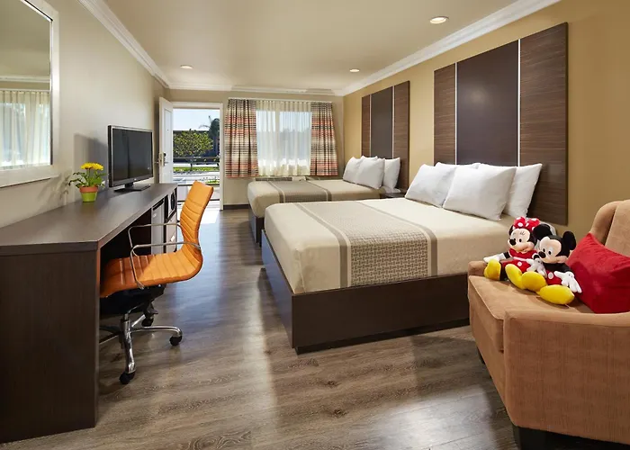 La Crescenta-Montrose Motels