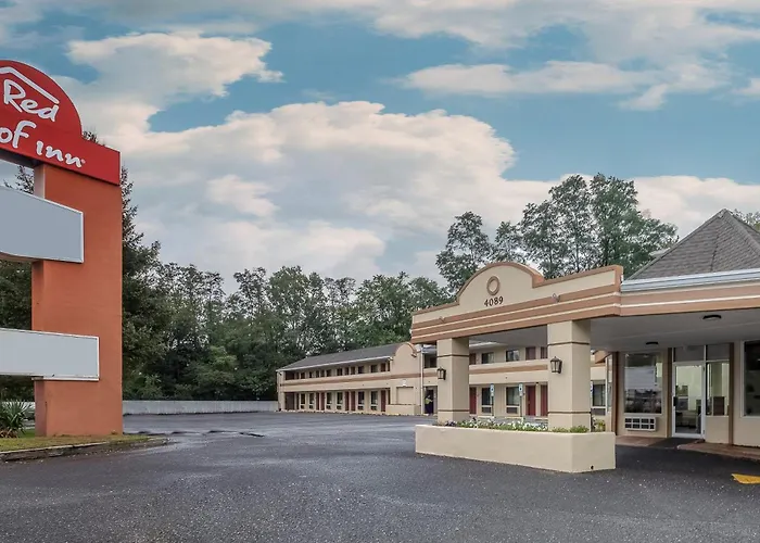 Freehold Motels