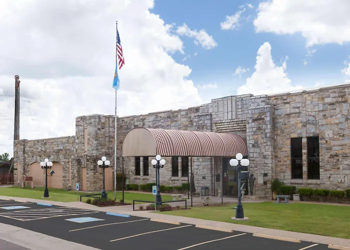 Whitesboro Motels