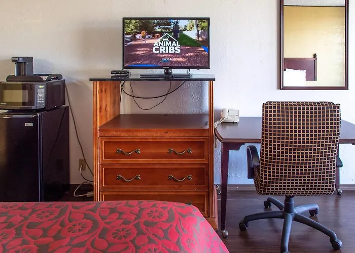Clinton Motels