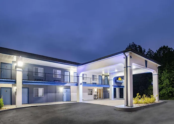Russellville Motels