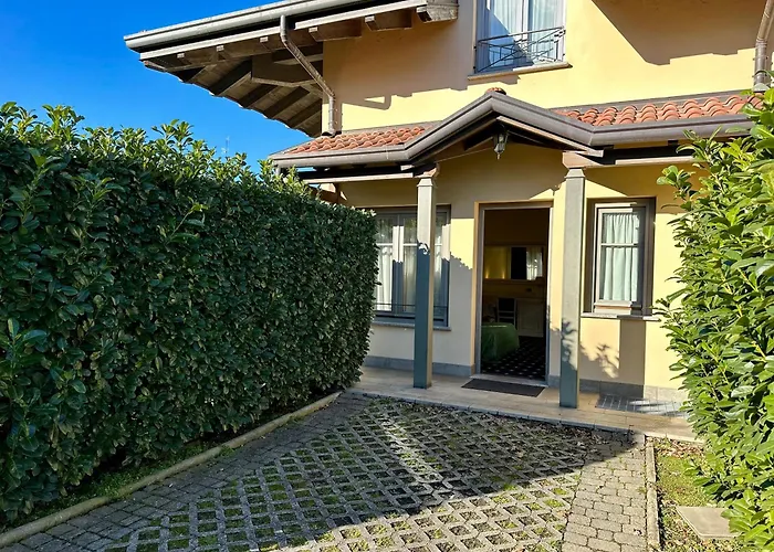 LOMBARDY Motels