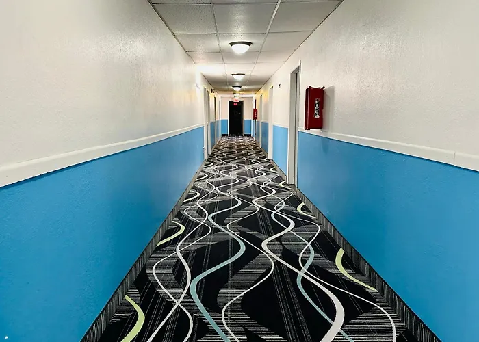 Columbus Junction Motels