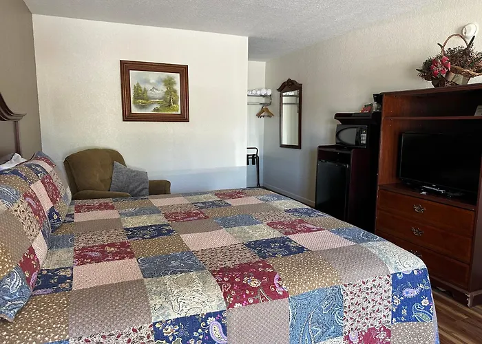 Canyon Lake Motels