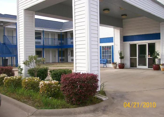 White Hall Motels