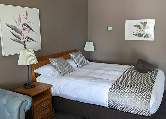 Oberon Motels
