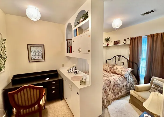 Hayesville Motels