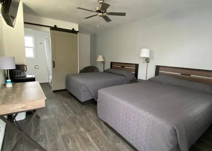 Fenton Motels