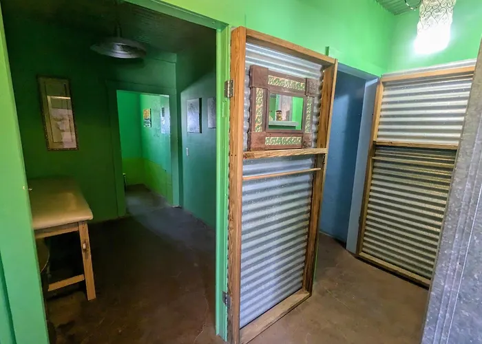 Hatch Motels