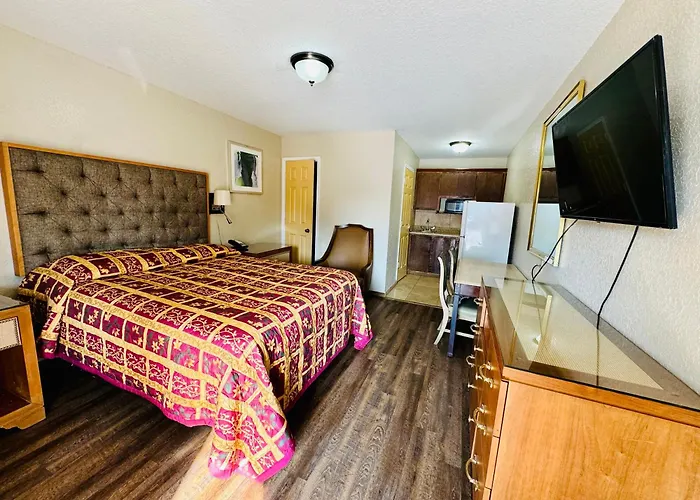 Hitchcock Motels