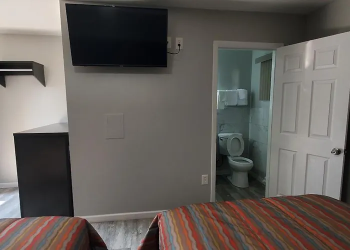 Painesville Motels