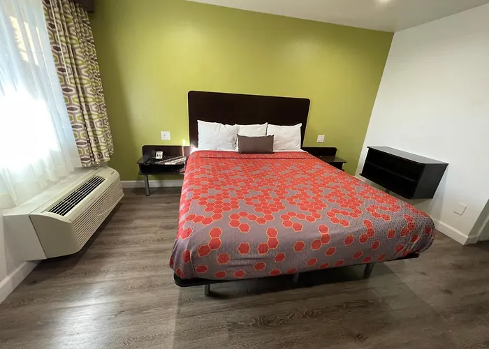 Claremont Motels