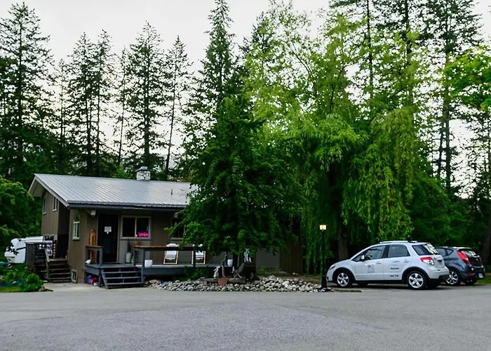Christina Lake Motels