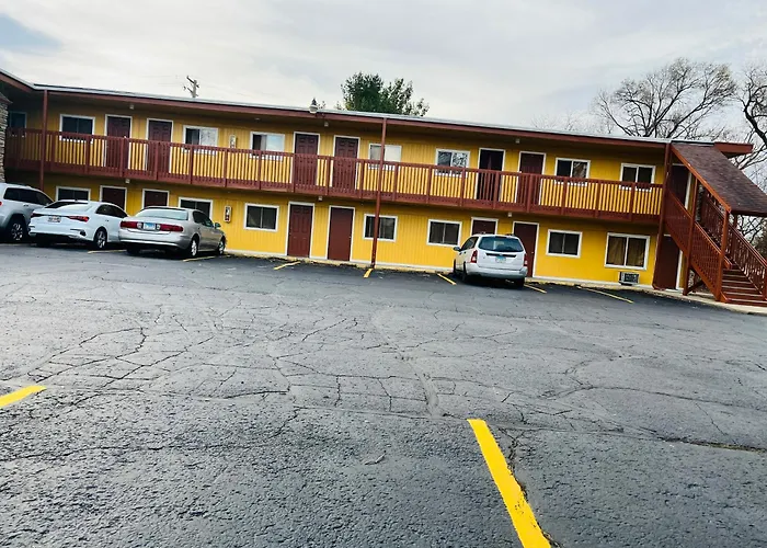 Loves Park Motels