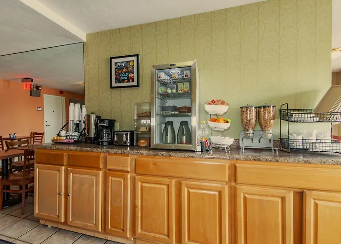 Chardon Motels