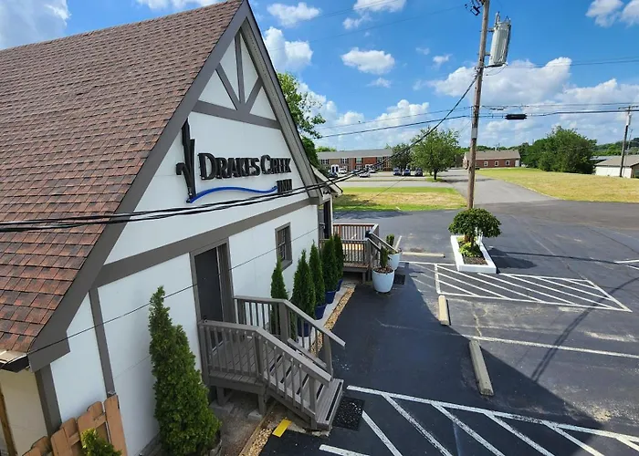 La Vergne Motels