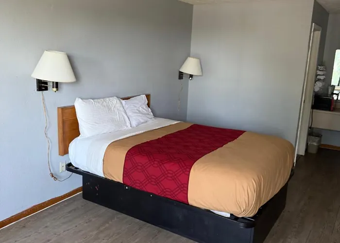 Reeds Spring Motels