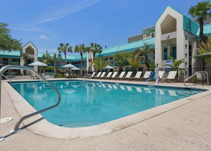 Lucedale Motels