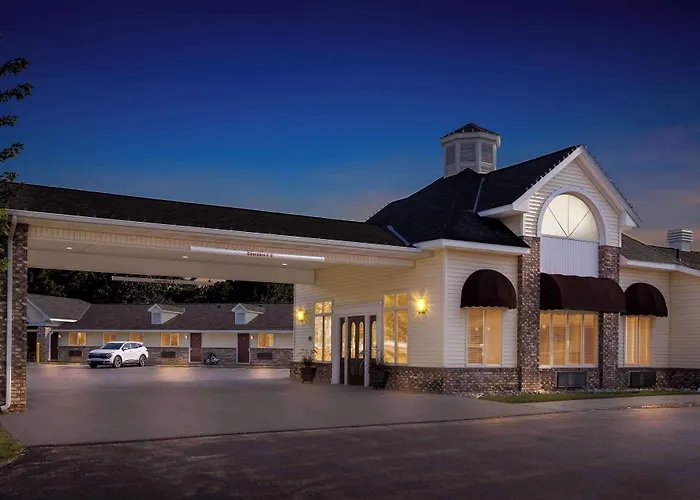 Suttons Bay Motels