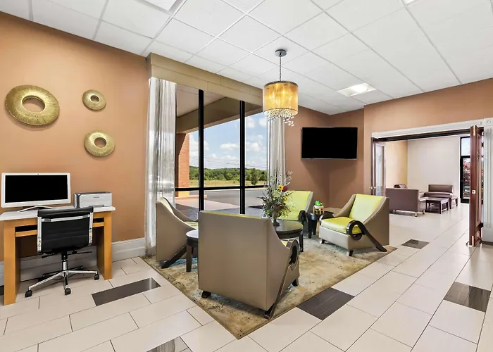 Fayetteville Motels