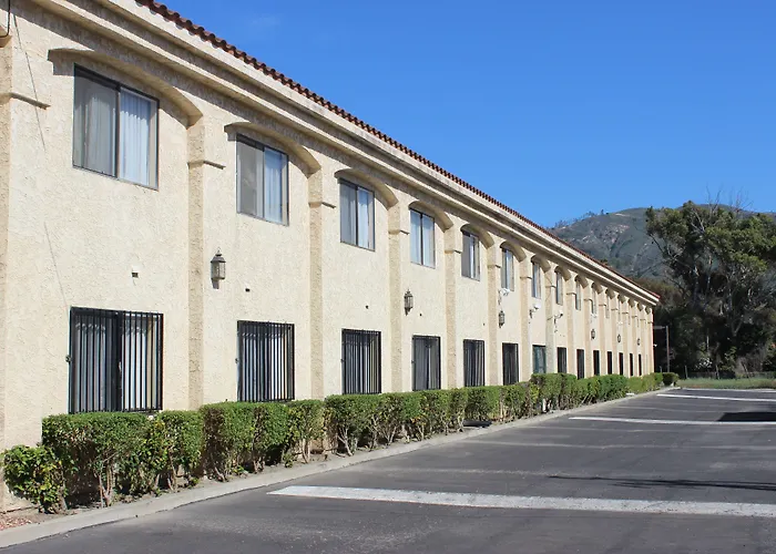 Santa Paula Motels