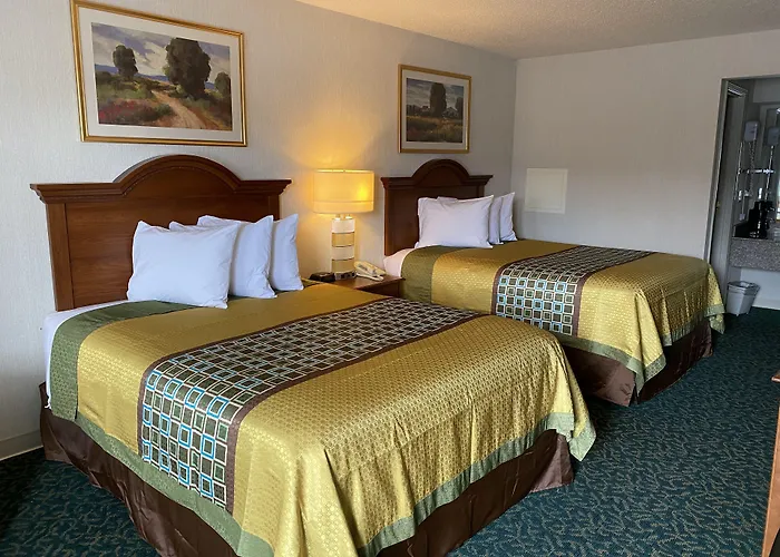 North Kansas City Motels