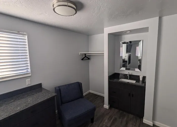 Centerville Motels