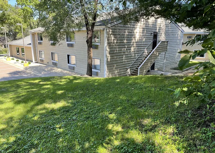 Minnetonka Motels