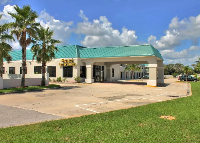 Crescent City Motels