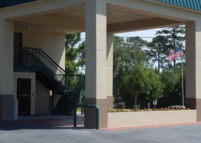 Woodville Motels