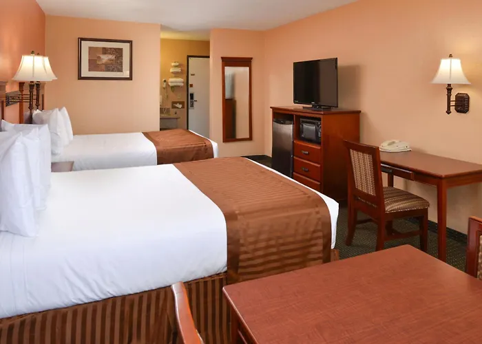 Lost Hills Motels