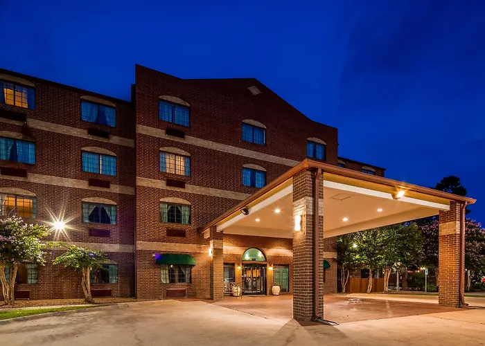 The Woodlands Motels
