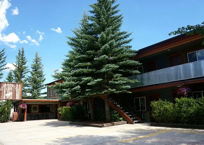 Island Park Motels