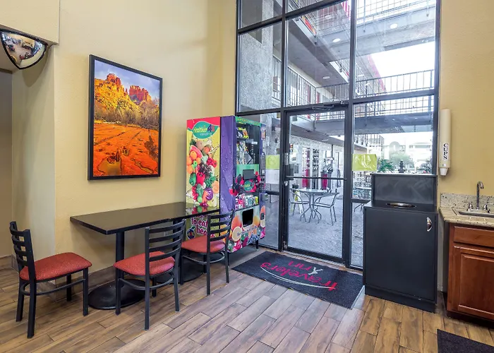 Phoenix Motels