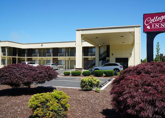 Monmouth Motels