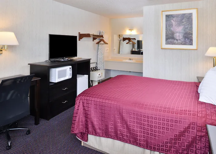 Knob Noster Motels