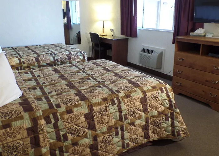 Erie Motels