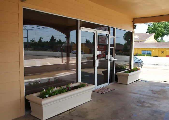 Round Top Motels