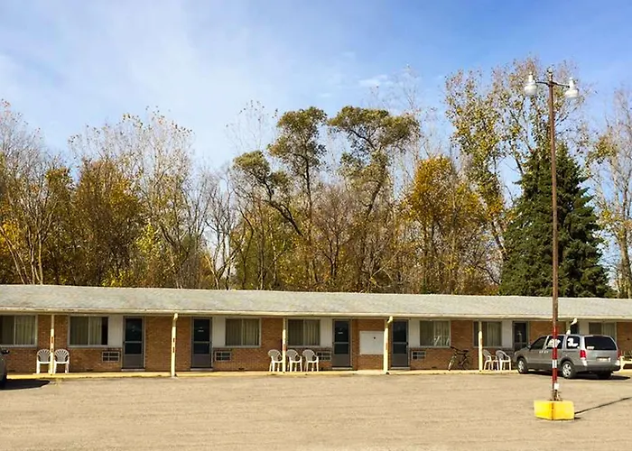Clare Motels