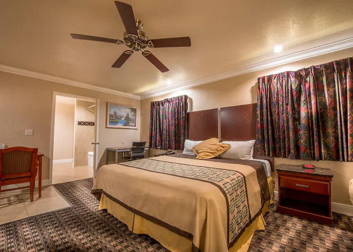 Reedley Motels