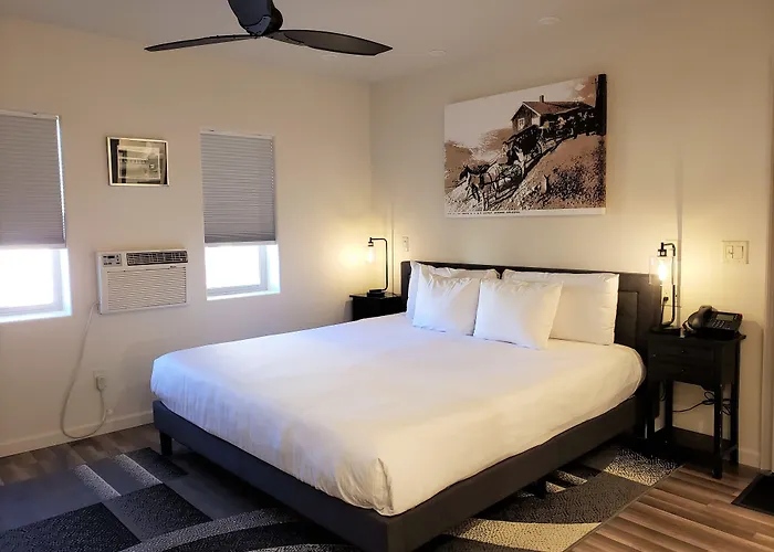 Black Canyon City Motels
