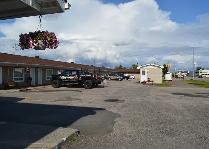 Sturgeon Falls Motels