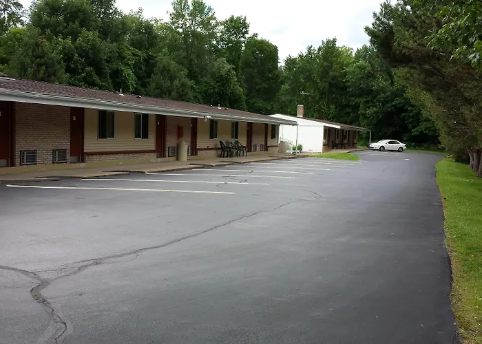 Fairport Motels