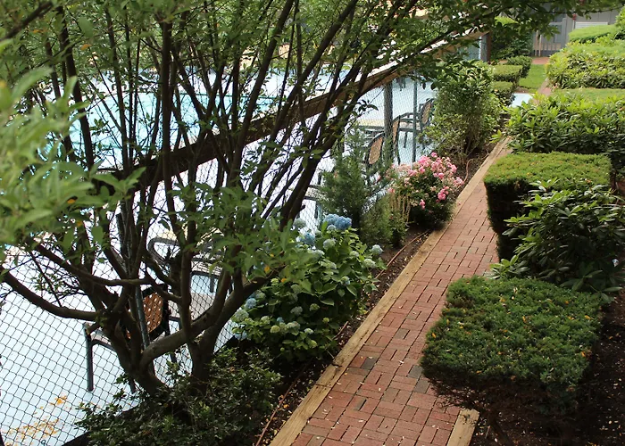 Greenport Motels