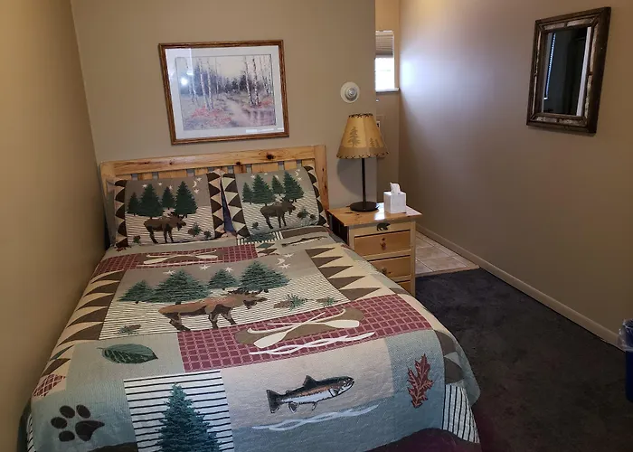 Solon Springs Motels
