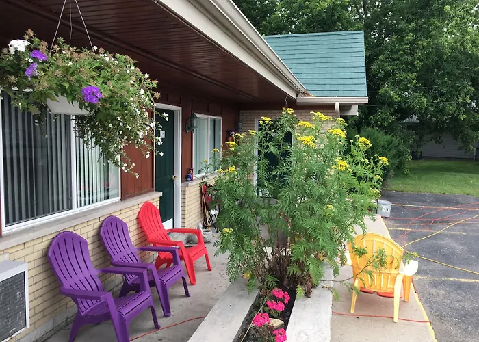 Harrisville Motels